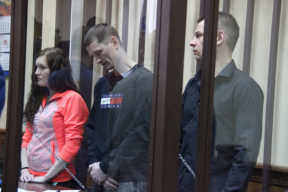 Удары потерпевшему наносили все