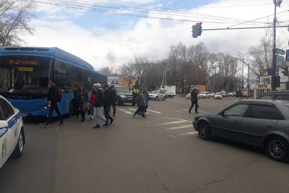 Пассажирский автобус в Хабаровске сбил пенсионерку