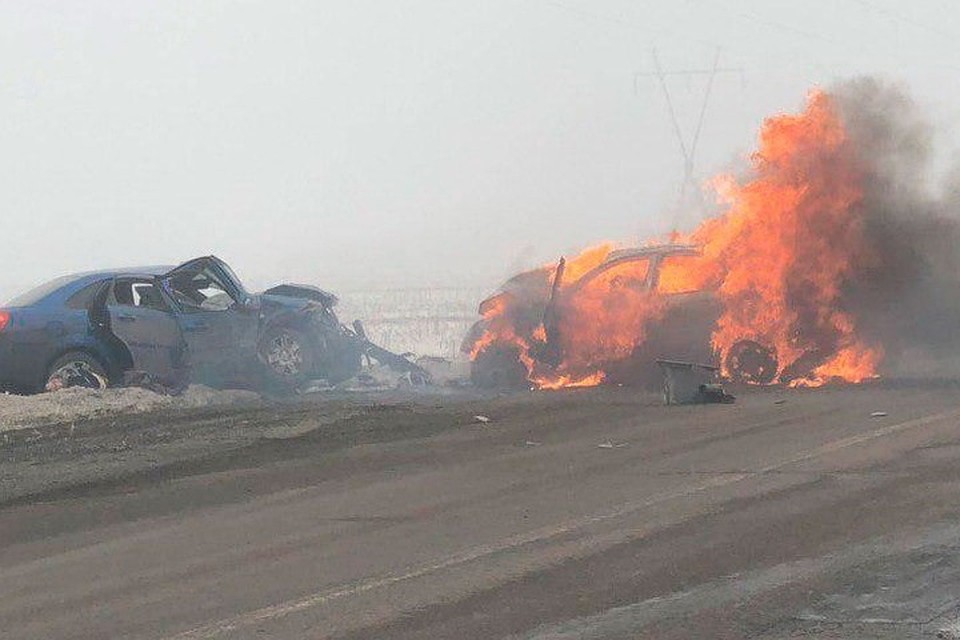В машине «Daewoo Lanos» сгорели четыре человека. Фото: Пресс-служба ГПС Украины