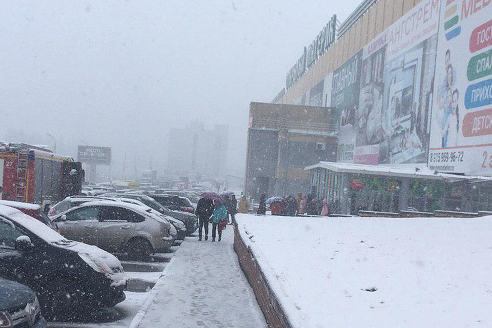 ТЦ «Открытый материк» в Нижнем Новгороде эвакуировали. Фото: Дмитрий Чернов