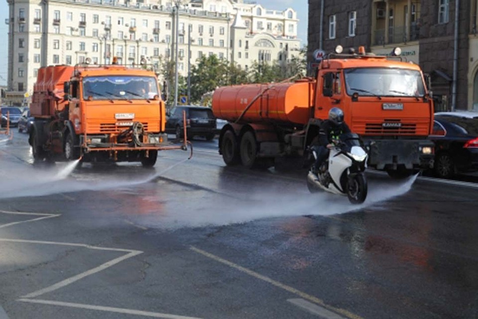 Дороги в Кирове будут подметать и мыть