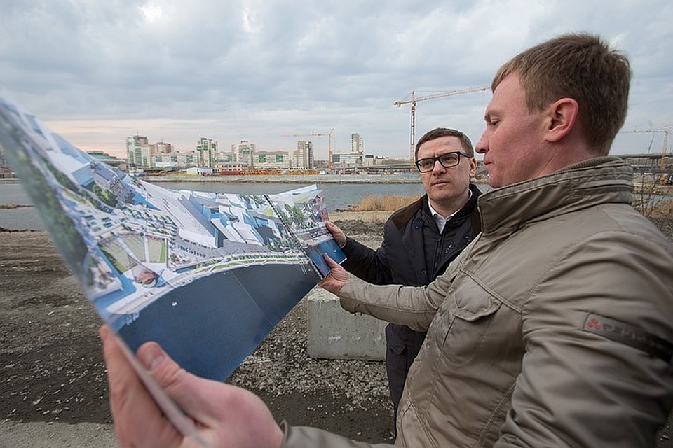 Алексей Текслер побывал на набережной в выходные. Фото: gubernator74.ru