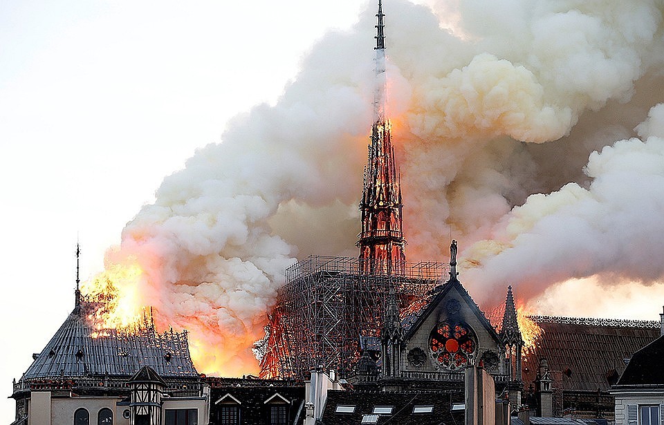 Трагедия не оставила равнодушными жителей Молдовы (Фото: REUTERS).