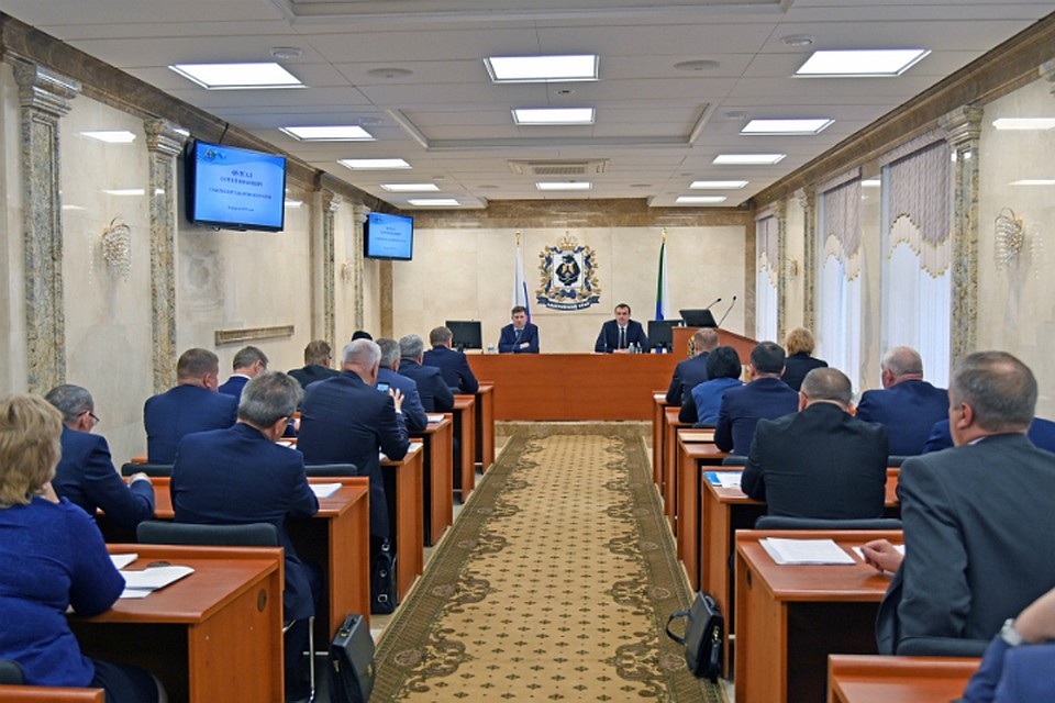 Конструктивной работы потребовал губернатор Хабаровского края