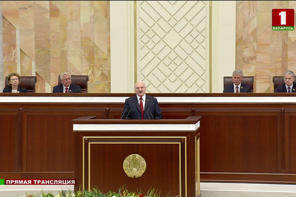 Александр Лукашенко обратился с Посланием к белорусскому народу. Фото: кадр видео / Беларусь 1