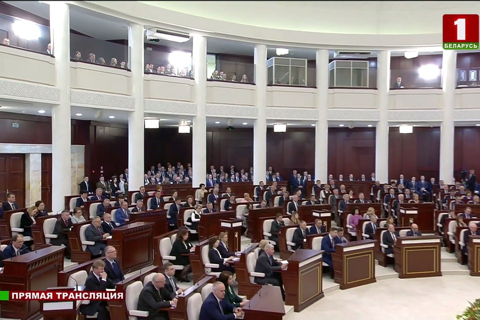 Александр Лукашенко обратился с Посланием к белорусскому народу. Фото: кадр видео / Беларусь 1