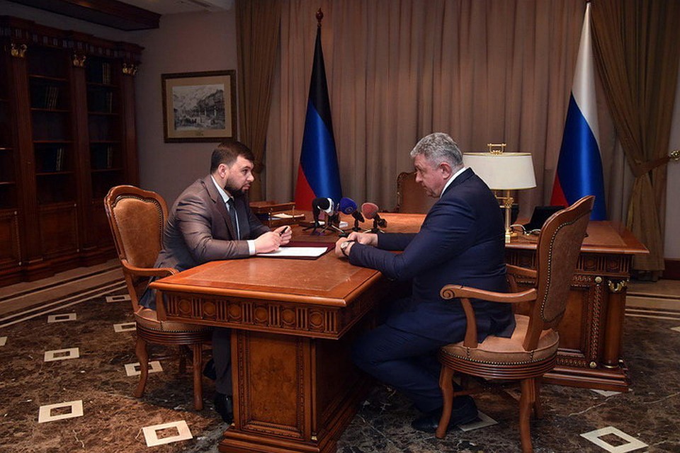 Денис Пушилин поставил задачи перед Владимиром Пашковым не только по экономике. Фото: denis-pushilin.ru