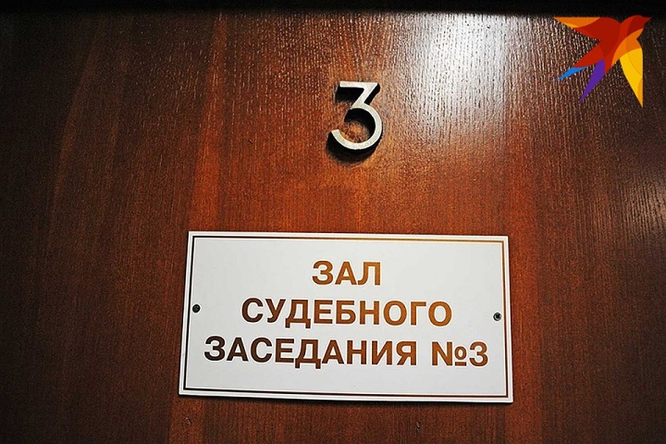 Женщина сбила на своем авто двух человек, один погиб.