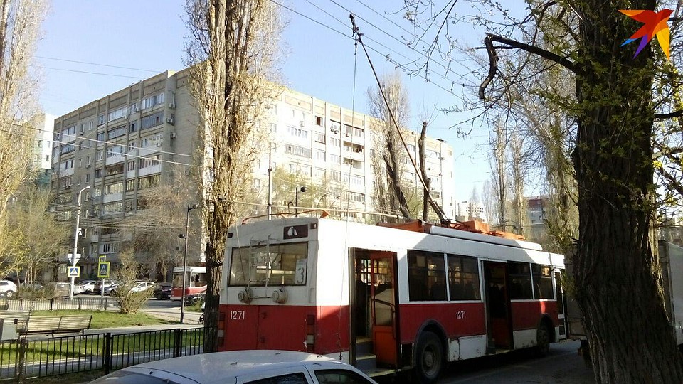 В Саратове из-за сломавшегося троллейбуса образовалась пробка