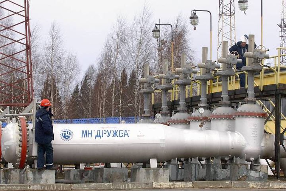 Польша уведомила Белоруссию об остановке транзита нефти по нефтепроводу «Дружба». Фото: Александр Саверкин/ТАСС
