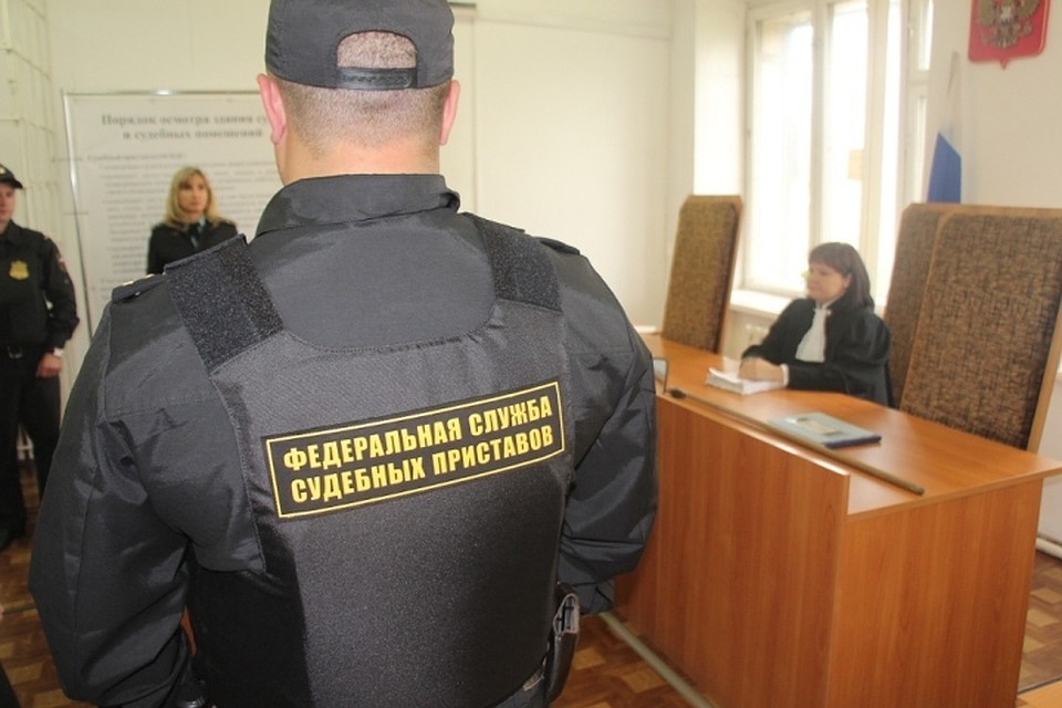 Уклониста от военной службы поймали в здании суда в Кемерове. ФОТО: УФССП России по Кемеровской области.