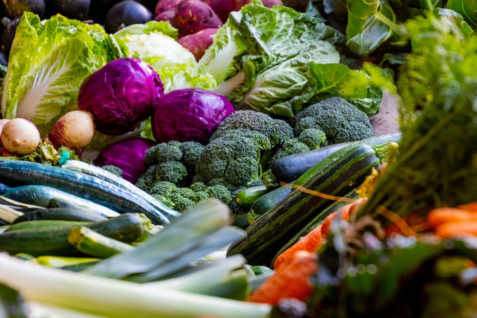 Многие овощи ВОЗ включила в список продуктов, способных останавливать рост раковых клеток.