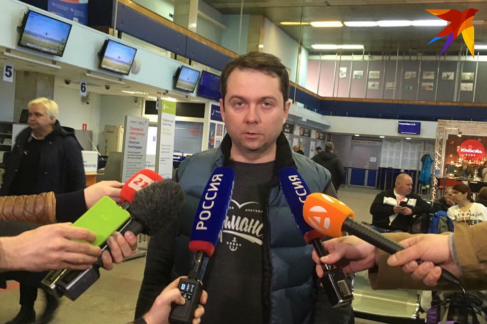 Врио губернатора Мурманской области Андрей Чибис возглавил оперативный штаб по ЧП с самолетом.