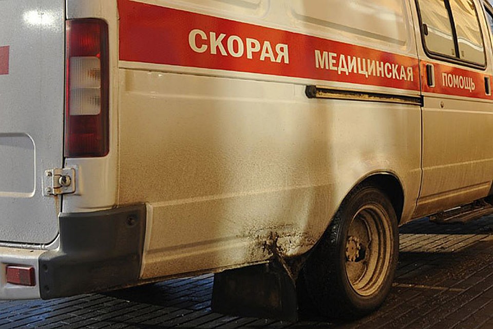 Обоих подростков отвезли в больницы, девушку уже отпустили домой.