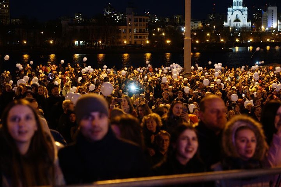 В Центре культуры «Урал» не подтвердили, что поиск организаторов и поставщиков для праздника ведется в последние дни перед 9 мая.