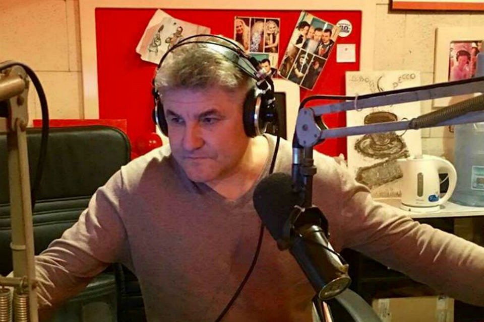Андрей Валамин призывает осторожно комментировать трагедию в Шереметьево в соцсетях.