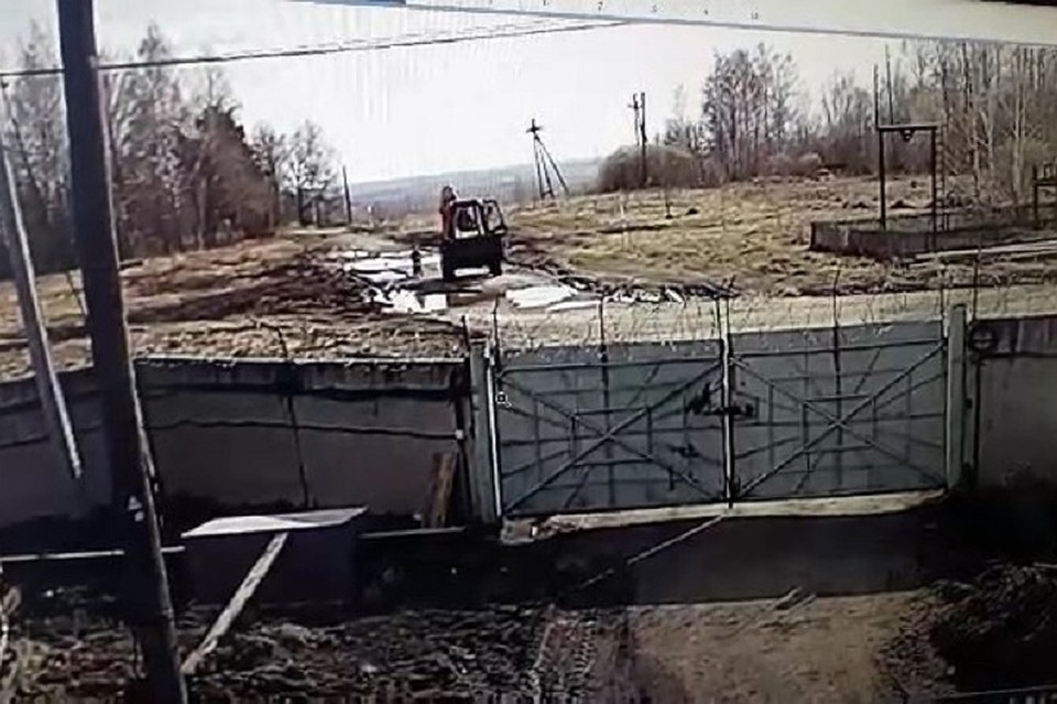 В Тобольском районе 5-летний велосипедист чудом не попал пол колеса трактора. Фото ГИБДД Тюменской области