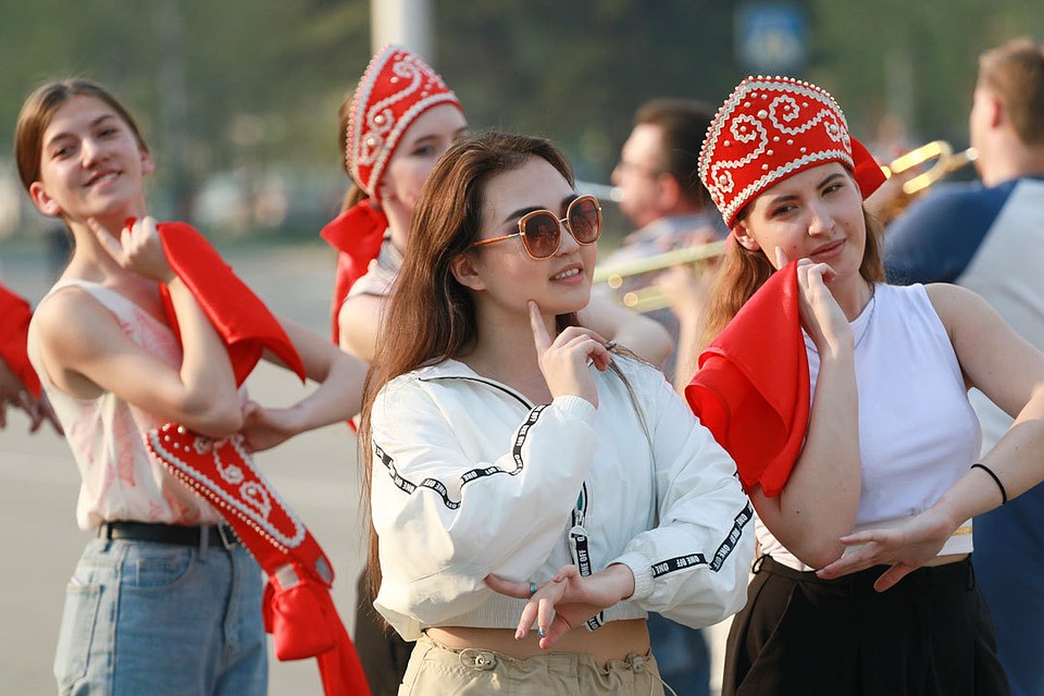 В Барнауле прошла репетиция Парада победы. Фото: Олег УКЛАДОВ