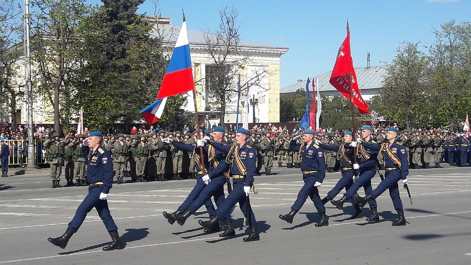 Торжественный парад в Пскове.