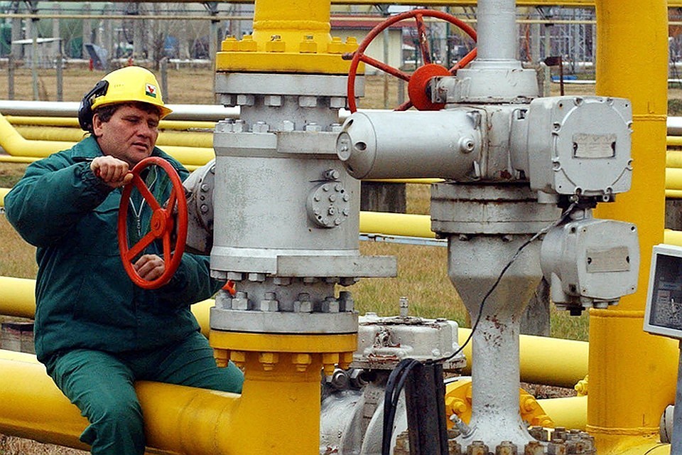 Экспорт нефти, нефтепродуктов и сжиженных углеводородных газов оказался практически под полным запретом.