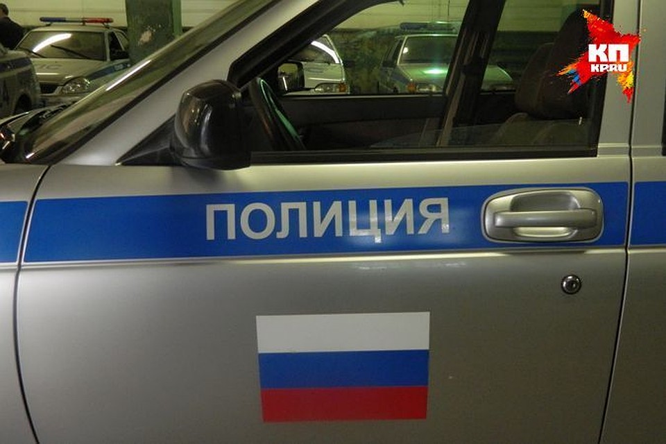 Полицейские выясняют подробности ДТП