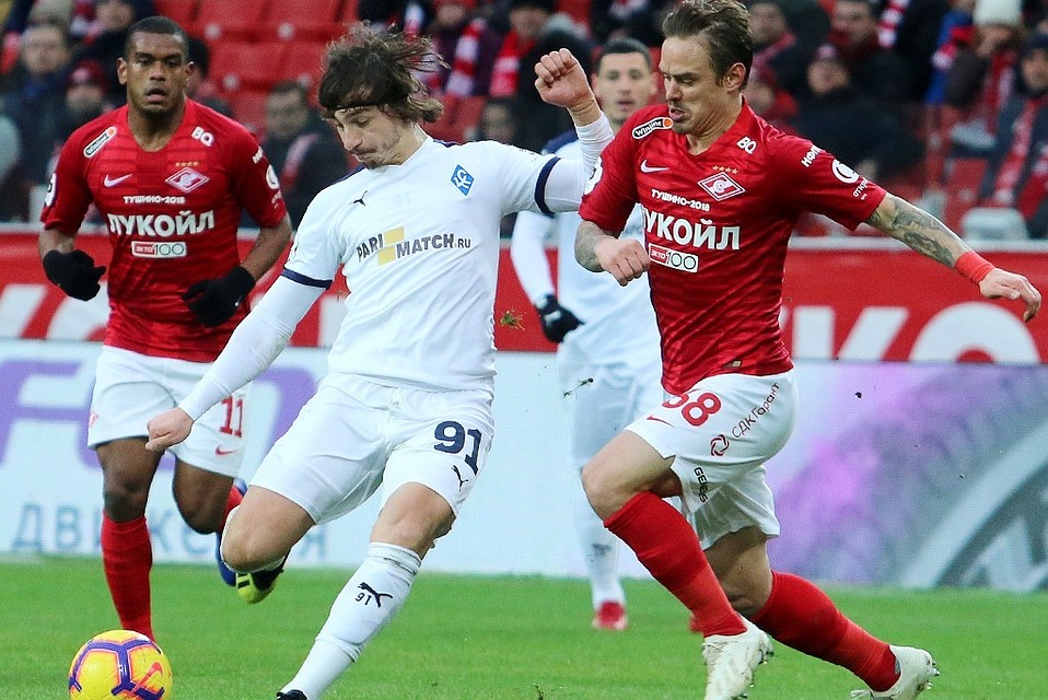 В первом круге «Спартак» обыграл «Крылья» 3:1.