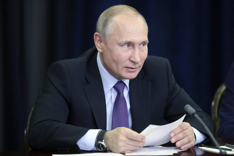 Президент РФ Владимир Путин во время встречи с получателями мегагрантов на проведение научных исследований. Фото Михаил Метцель/ТАСС