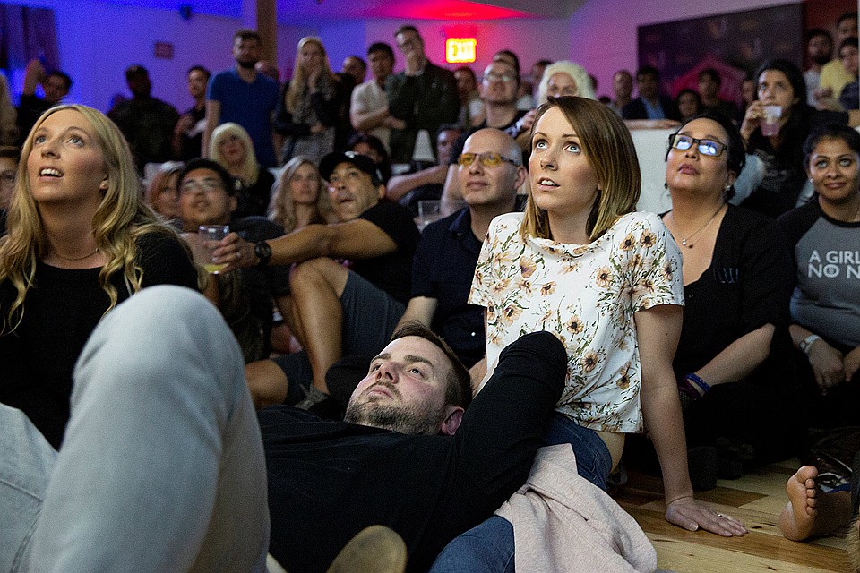 Поклонники сериала собрались на тысячи совместных просмотров заключительной серии по всему миру.