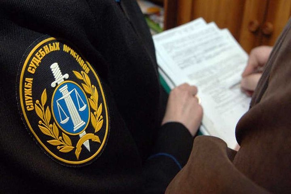 Приставы составили протокол на горе-папашу