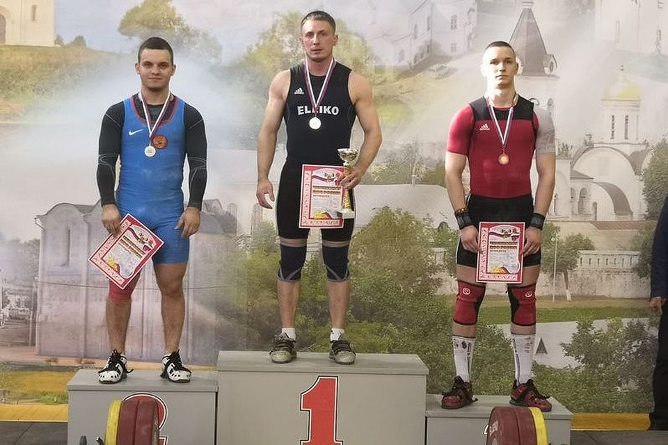 Серебряный призер чемпионата ЦФО Крилл Красный (слева) Фото: брянский центр спортивной подготовки сборных команд.