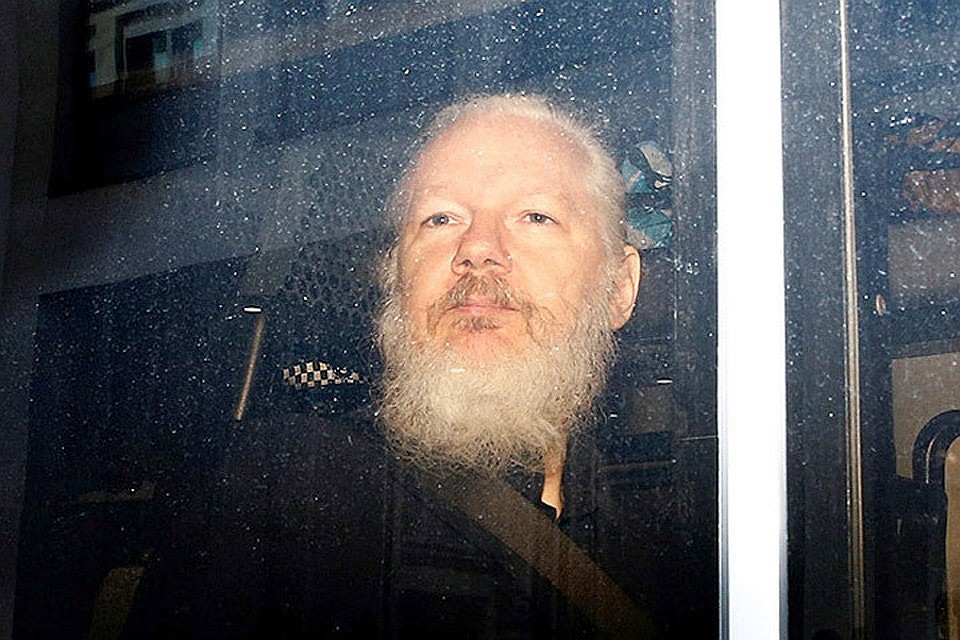 Шведская прокуратура ходатайствует о задержании основателя портала WikiLeaks Джулиана Ассанжа.