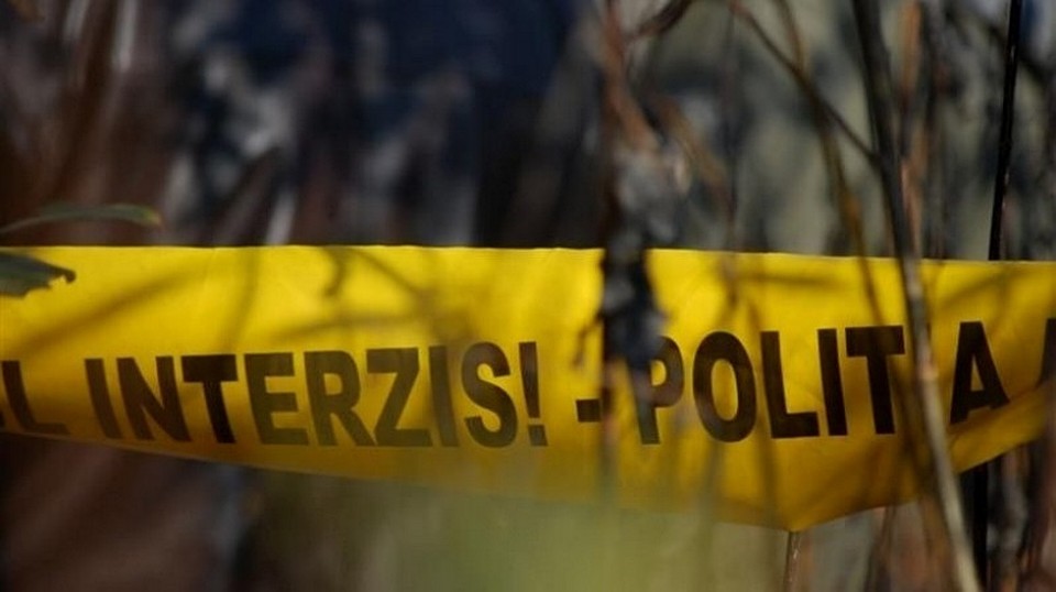 По данным полиции, на теле не было обнаружено следов насильственной смерти