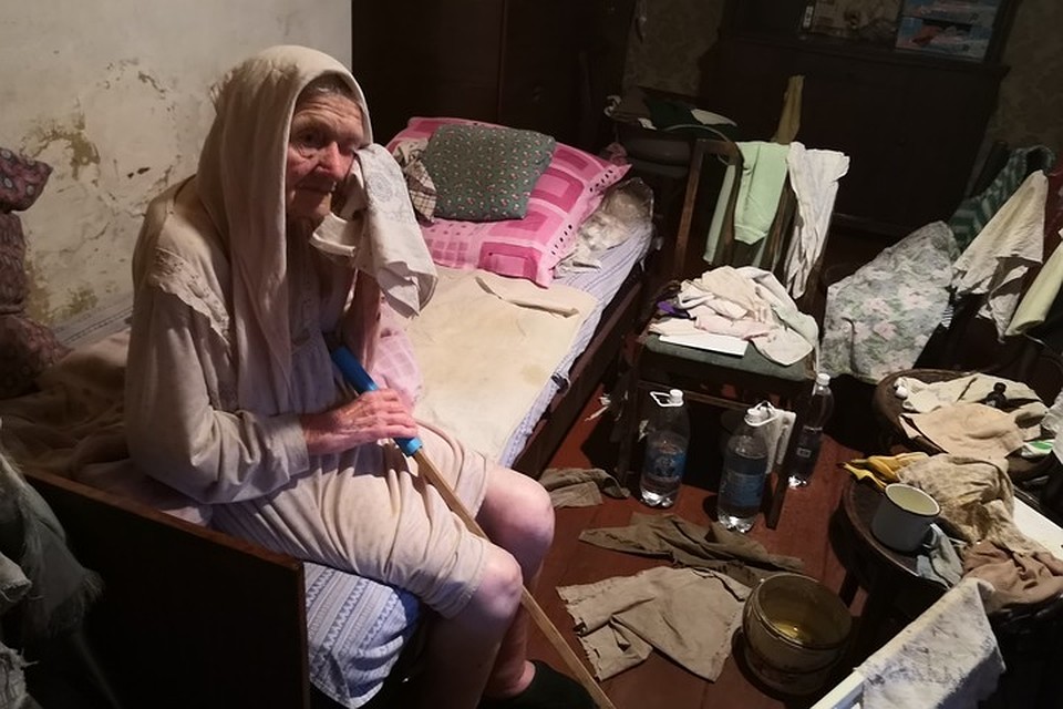 Таким мы застали жилище ветерана в наше первое посещение.