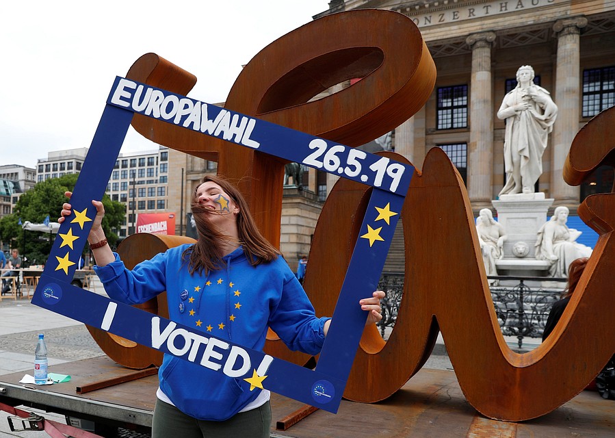 Консерваторы побеждают на выборах в Европарламент в Германии