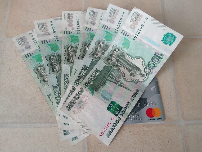 Жительница Барнаула потеряла 23 тысячи рублей вместо продажи роликовых коньков