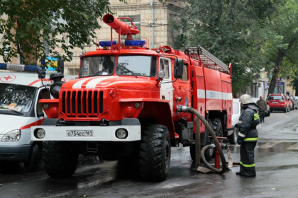 На месте работали пожарные