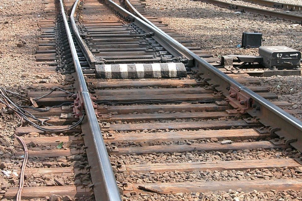 Под Белгородом легковушка попала под пассажирский поезд.