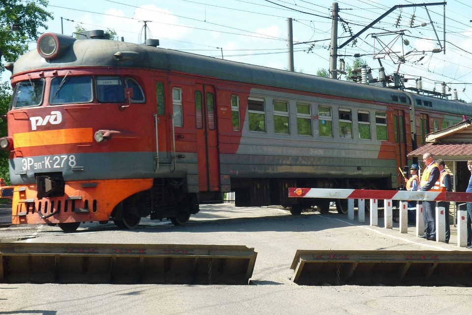 Переезд перекроют для смены дорожного настила