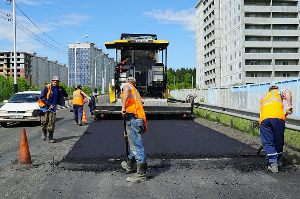 В Хабаровске массово «переодевают» разбитые дороги