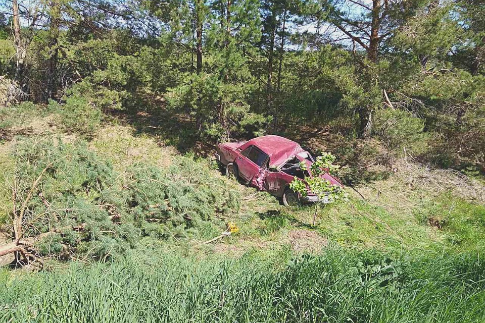 Машина во время аварии практически сложилась пополам. Фото: УГИБДД УМВД России по Кировской области