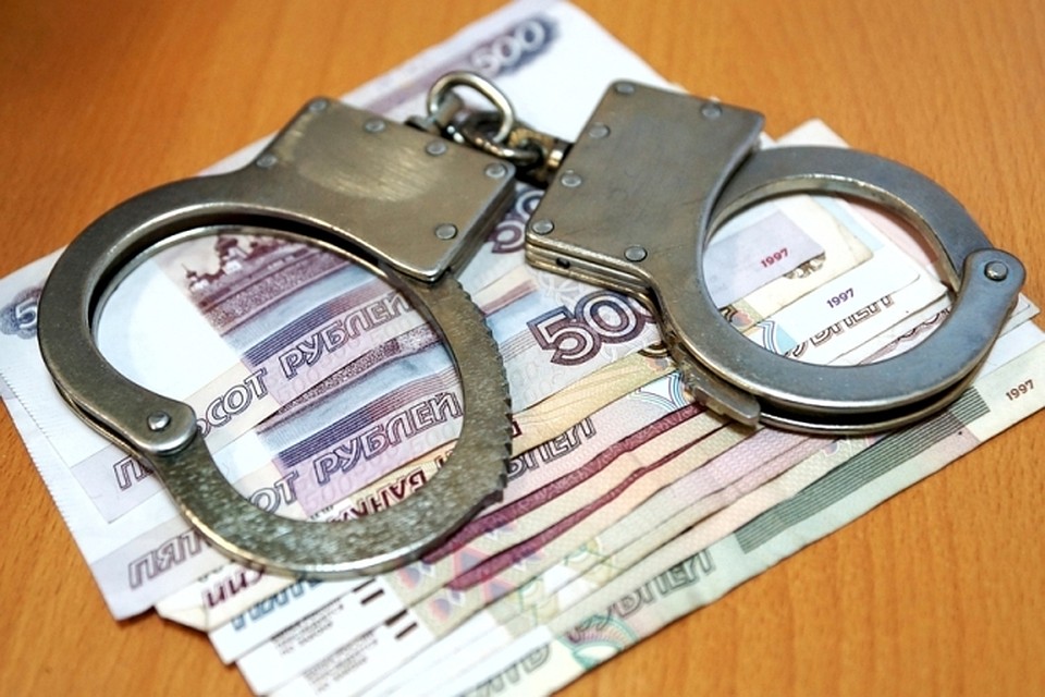 Двух членов банды отправили под арест, одного отпустили под подписку о невыезде.