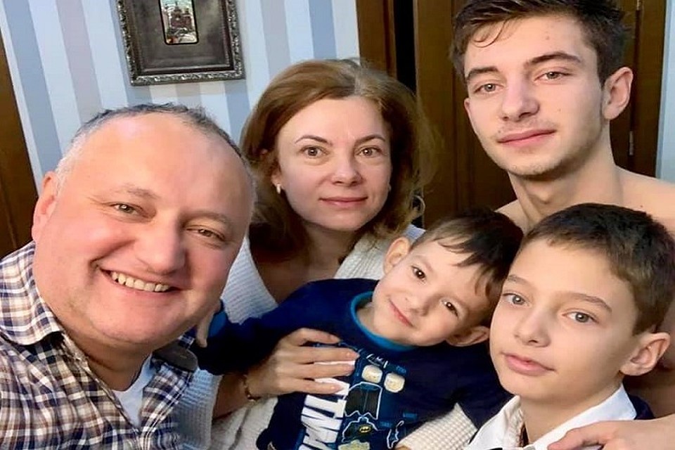 Игорь Додон с семьей (Фото: соцсети).