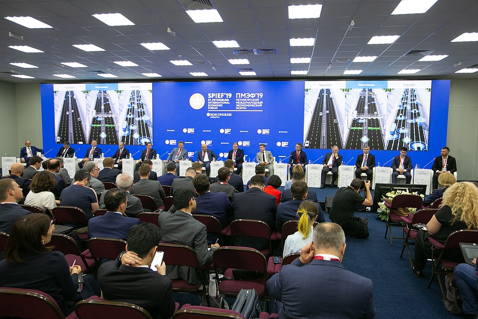 Презентация беспилотного грузовика на ПМЭФ 2019. Фото: Пресс-служба Минтранса России