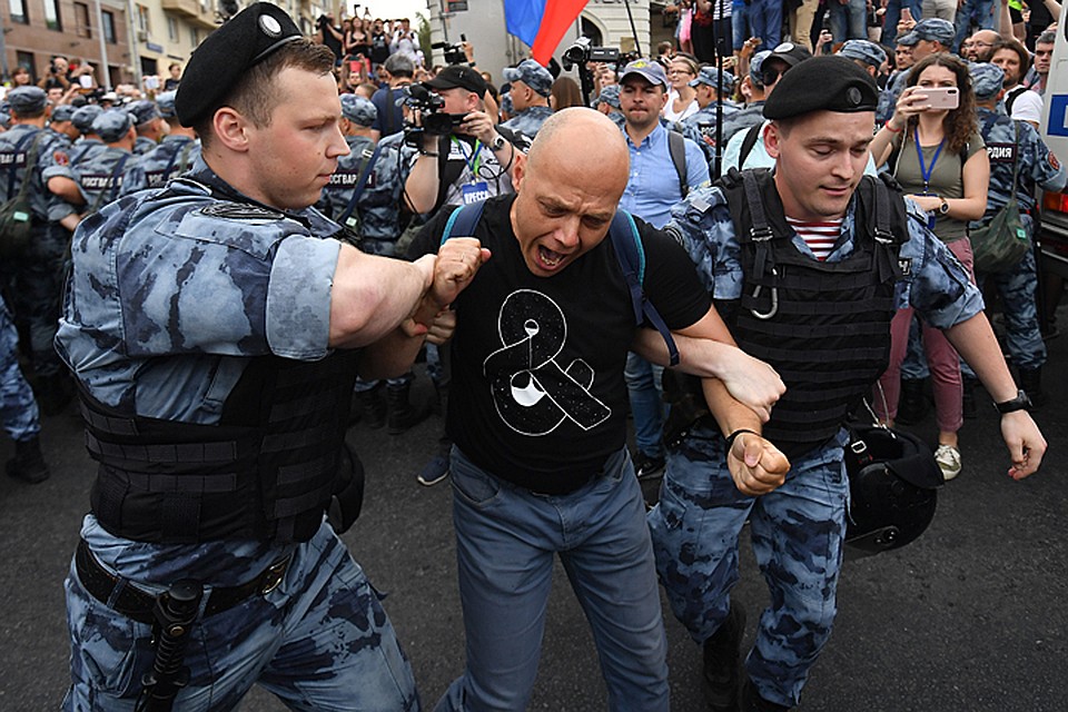 Всего полицией задержаны 200 активистов