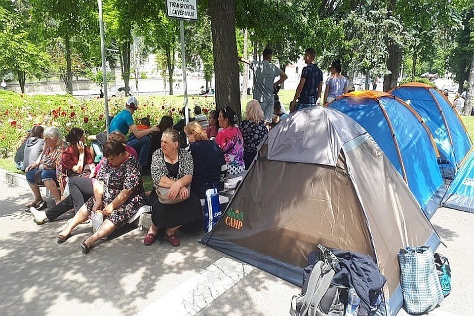 Не все в Молдове поддерживают борьбу с олигархом.