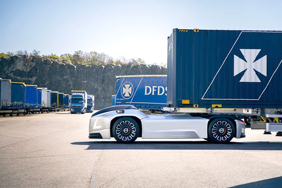 Испытания нового самоуправляемого грузовика Volvo Trucks проходят в Швеции. Фото: с сайта newatlas.com