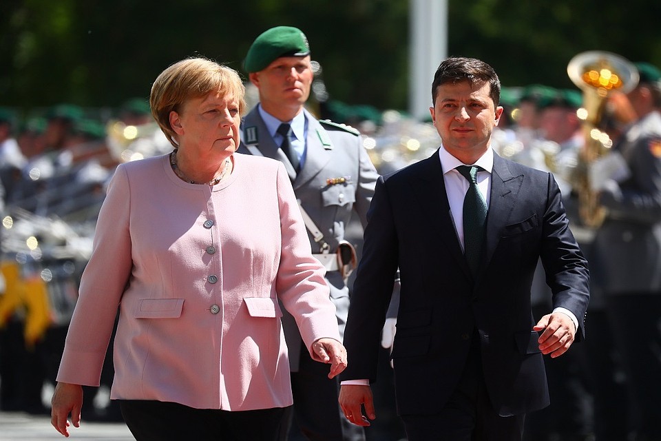 Канцлер ФРГ Ангела Меркель и президент Украины Владимир Зеленский в ходе встречи в Берлине