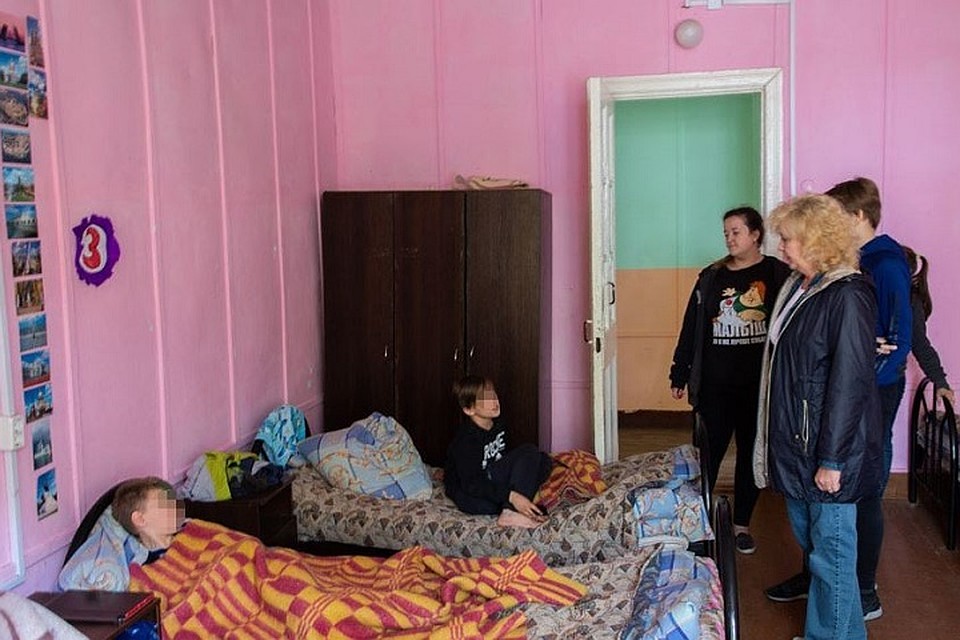 Эти стены помнят еще советских пионеров. Фото: Пресс-служба уполномоченного по правам оебенка в Санкт-Петербурге.