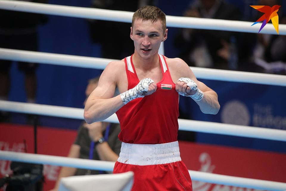 Дмитрий Асанов был эмоционален после боя.