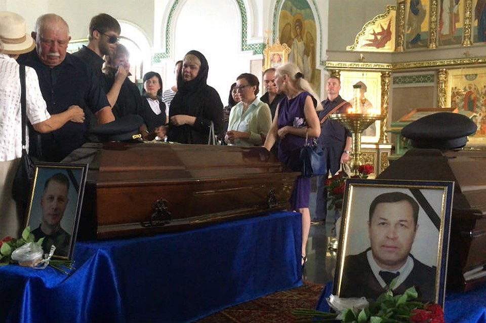 Авиакатастрофа Ан-24 в Бурятии: в Иркутске простились с погибшими летчиками